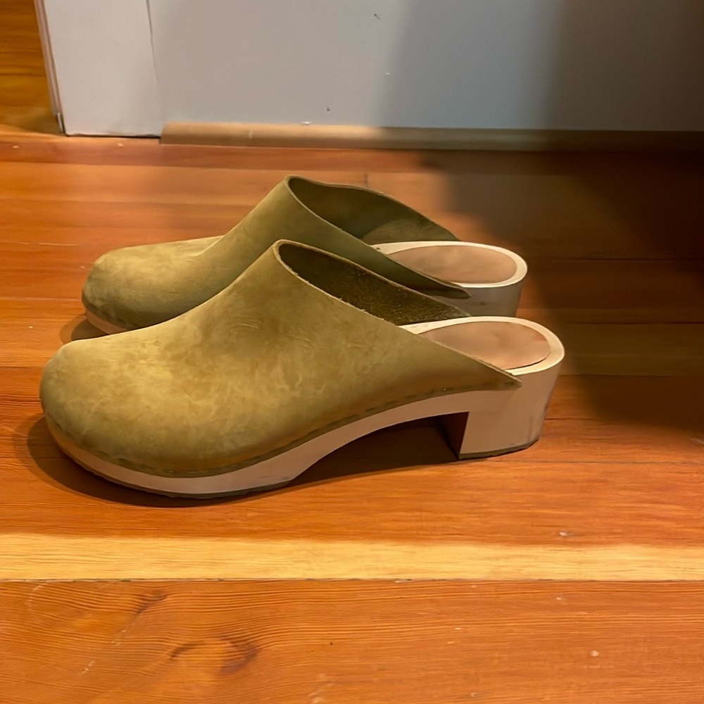 Fennel Nubuck Bryr clogs size 40